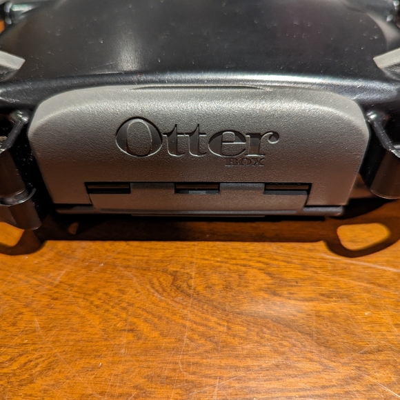 OtterBox Pursuit 40 - Picture 7 of 10